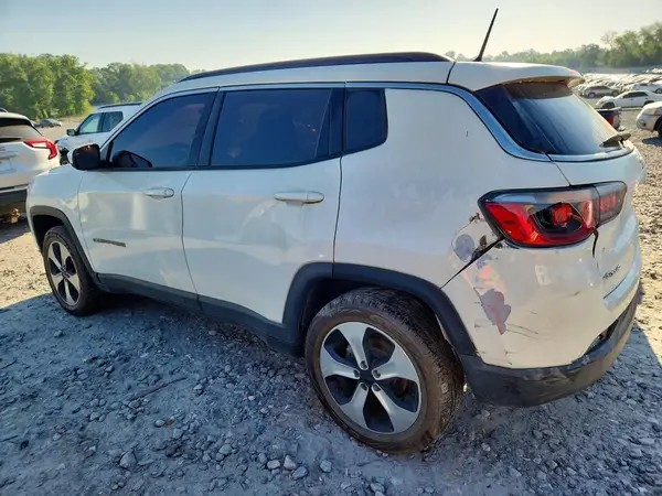 3C4NJDBB7JT144318 2018 JEEP COMPASS - Image 2