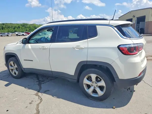 3C4NJDBB7JT144335 2018 JEEP COMPASS - Image 2