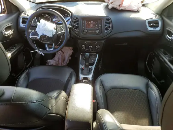 3C4NJDBB7JT147137 2018 JEEP COMPASS - Image 8