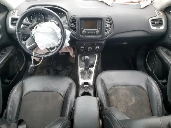 3C4NJDBB7JT147266 2018 JEEP COMPASS - Image 8