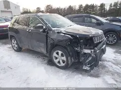 3C4NJDBB7JT147302 2018 JEEP COMPASS