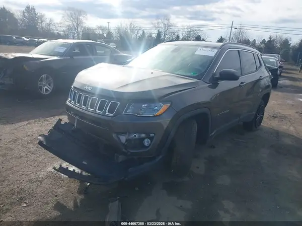 3C4NJDBB7JT150300 2018 JEEP COMPASS - Image 2