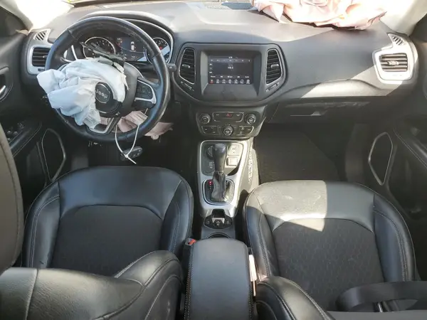 3C4NJDBB7JT153178 2018 JEEP COMPASS - Image 8