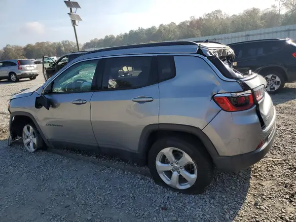 3C4NJDBB7JT154556 2018 JEEP COMPASS - Image 2