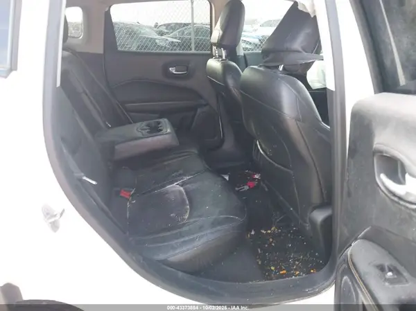 3C4NJDBB7JT154864 2018 JEEP COMPASS - Image 8