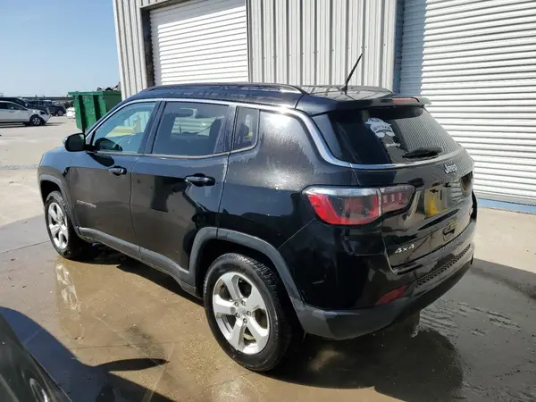3C4NJDBB7JT161099 2018 JEEP COMPASS - Image 2