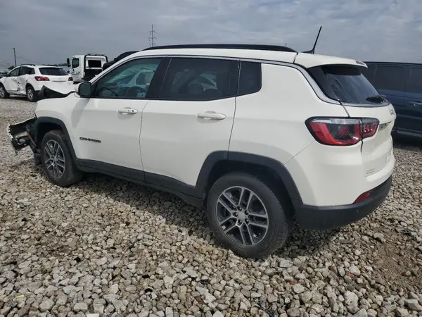 3C4NJDBB7JT161765 2018 JEEP COMPASS - Image 2