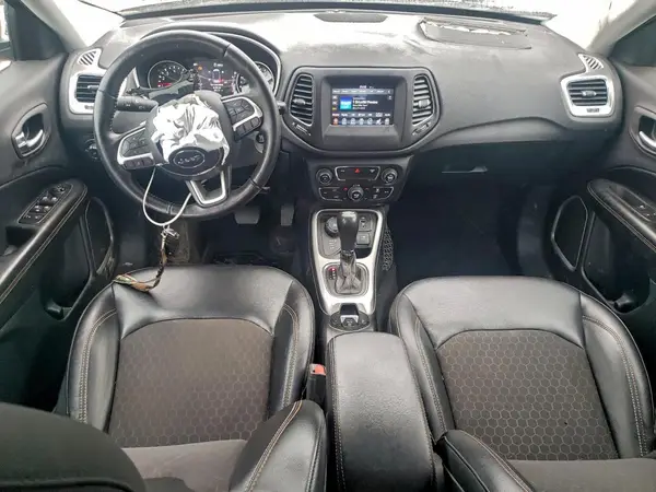3C4NJDBB7JT162379 2018 JEEP COMPASS - Image 8