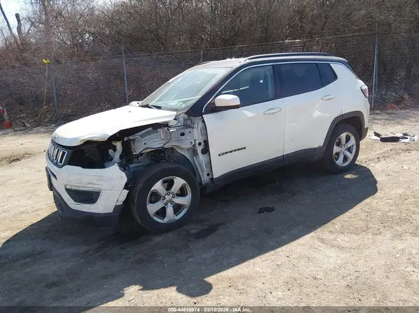 3C4NJDBB7JT168005 2018 JEEP COMPASS - Image 2