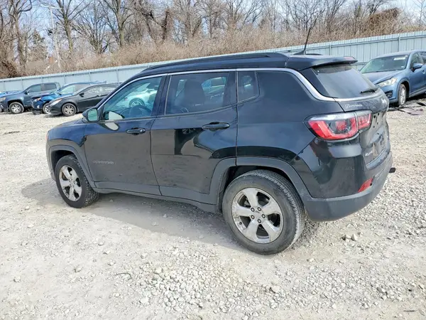 3C4NJDBB7JT168313 2018 JEEP COMPASS - Image 2