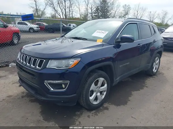 3C4NJDBB7JT176587 2018 JEEP COMPASS - Image 2