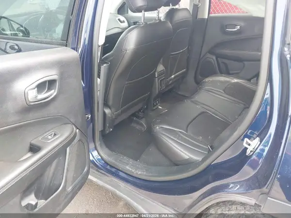 3C4NJDBB7JT176587 2018 JEEP COMPASS - Image 8