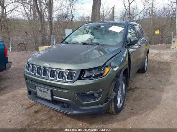 3C4NJDBB7JT176752 2018 JEEP COMPASS - Image 2