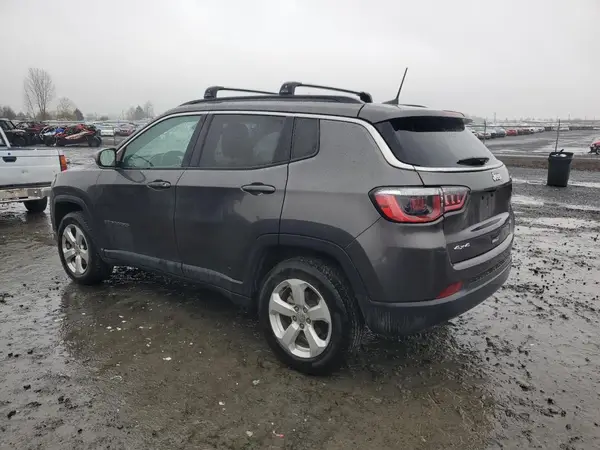 3C4NJDBB7JT179702 2018 JEEP COMPASS - Image 2