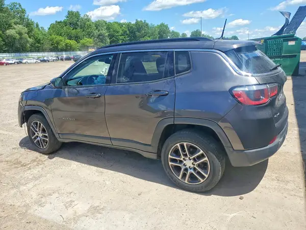 3C4NJDBB7JT201780 2018 JEEP COMPASS - Image 2