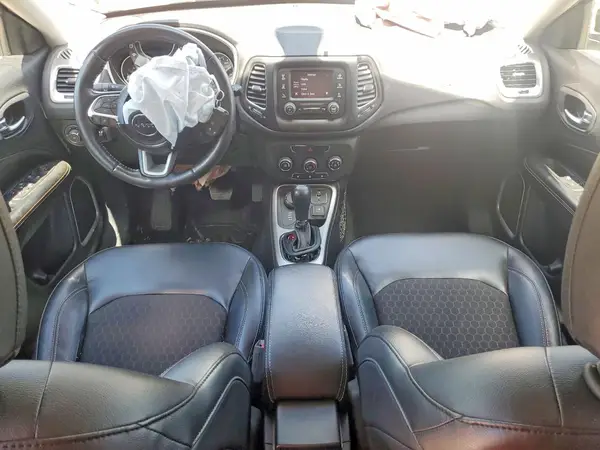 3C4NJDBB7JT201780 2018 JEEP COMPASS - Image 8