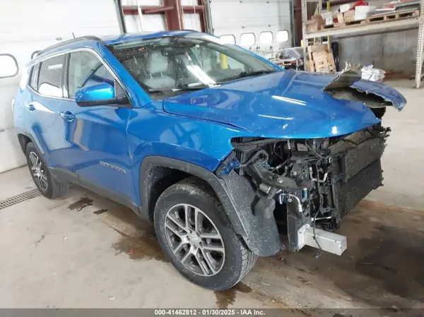 3C4NJDBB7JT202458 2018 JEEP COMPASS - Image 1