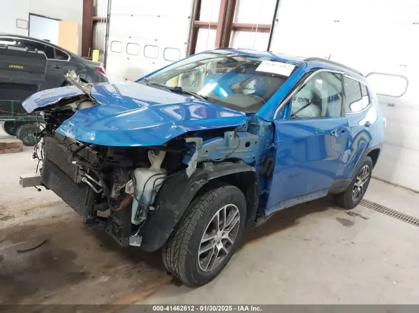 3C4NJDBB7JT202458 2018 JEEP COMPASS - Image 2