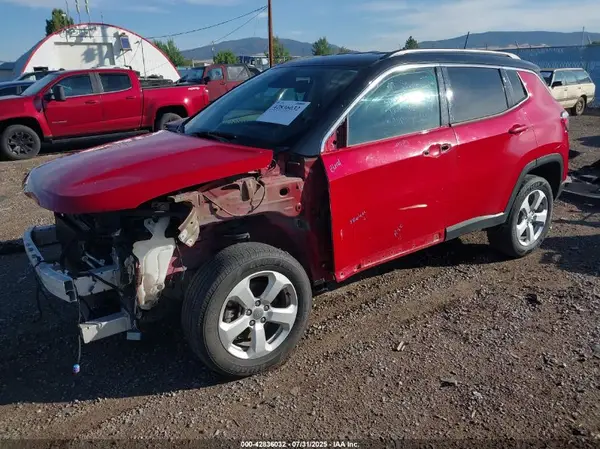 3C4NJDBB7JT223214 2018 JEEP COMPASS - Image 2