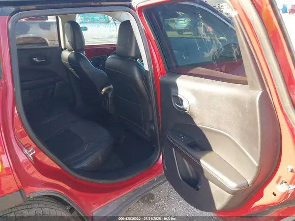 3C4NJDBB7JT223214 2018 JEEP COMPASS - Image 8