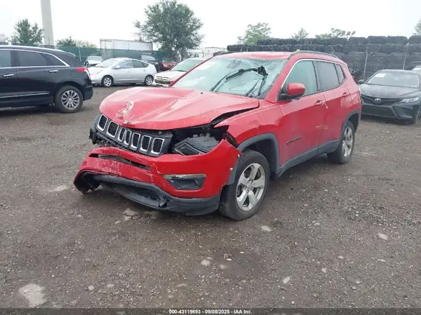 3C4NJDBB7JT223343 2018 JEEP COMPASS - Image 2