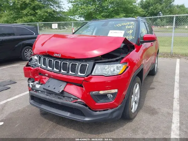 3C4NJDBB7JT223360 2018 JEEP COMPASS - Image 2