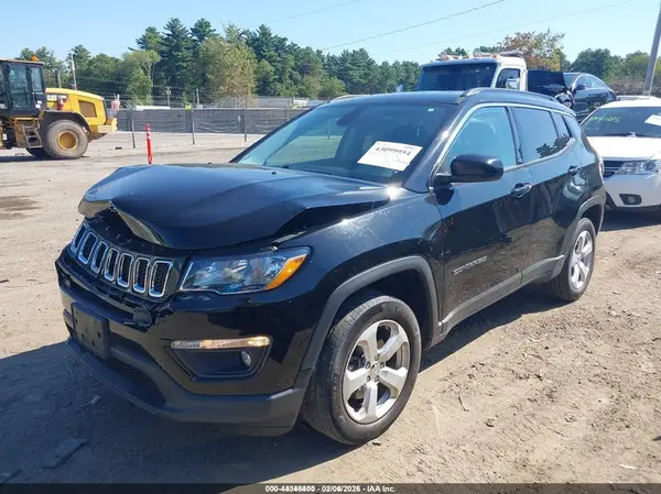 3C4NJDBB7JT230826 2018 JEEP COMPASS - Image 2
