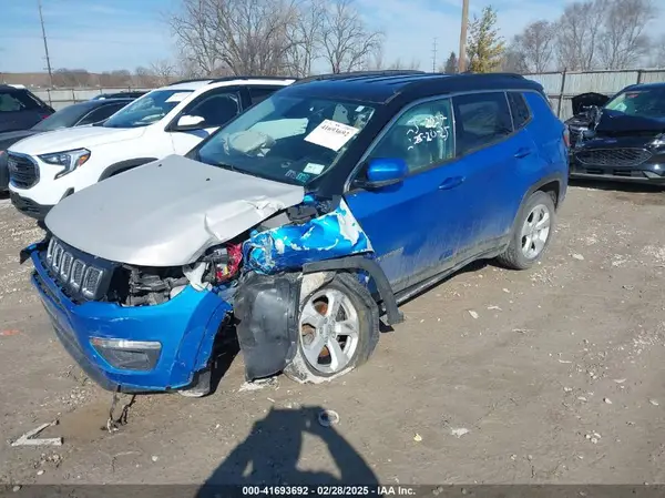 3C4NJDBB7JT231944 2018 JEEP COMPASS - Image 2