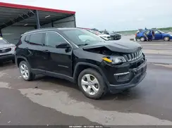3C4NJDBB7JT232821 2018 JEEP COMPASS