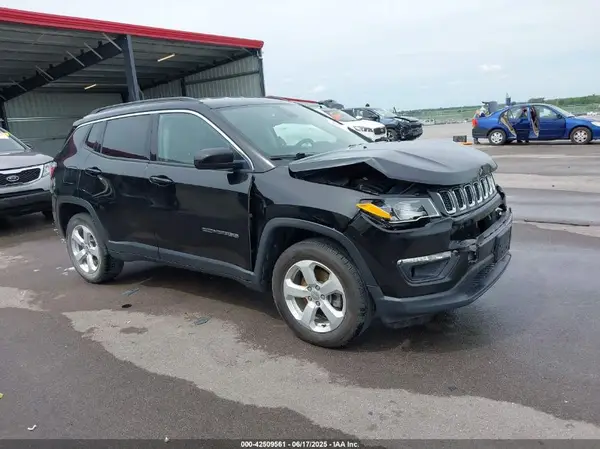 3C4NJDBB7JT232821 2018 JEEP COMPASS - Image 1