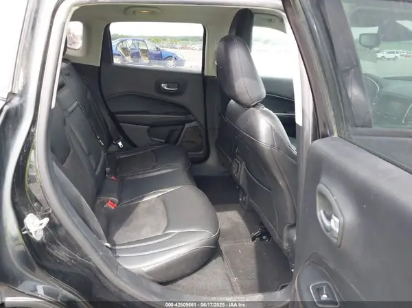 3C4NJDBB7JT232821 2018 JEEP COMPASS - Image 8