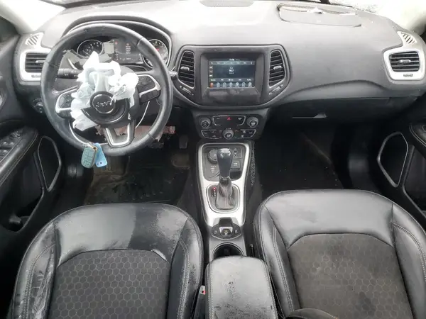 3C4NJDBB7JT238196 2018 JEEP COMPASS - Image 8