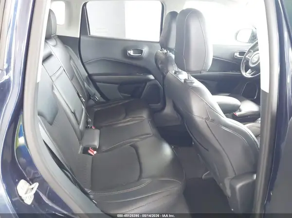 3C4NJDBB7JT239400 2018 JEEP COMPASS - Image 8