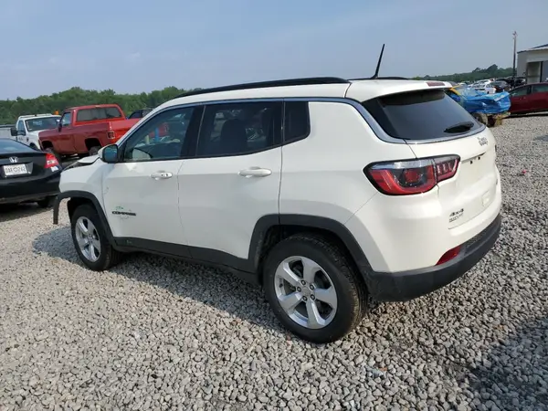 3C4NJDBB7JT256777 2018 JEEP COMPASS - Image 2