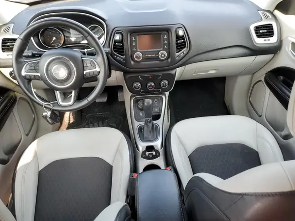 3C4NJDBB7JT256777 2018 JEEP COMPASS - Image 8