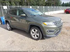 3C4NJDBB7JT261252 2018 JEEP COMPASS