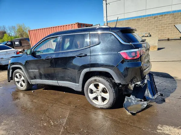 3C4NJDBB7JT262336 2018 JEEP COMPASS - Image 2
