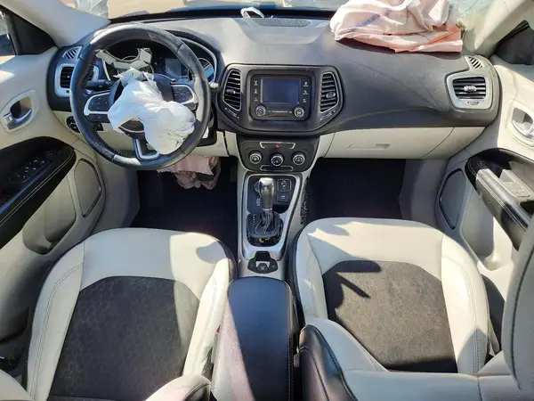 3C4NJDBB7JT262336 2018 JEEP COMPASS - Image 8