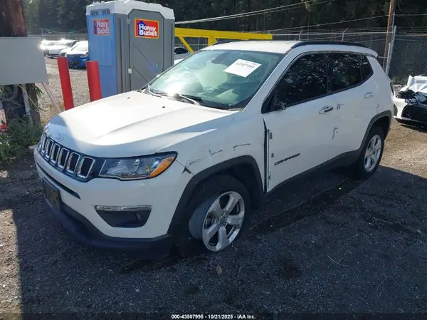3C4NJDBB7JT262384 2018 JEEP COMPASS - Image 2