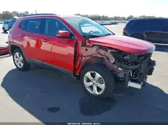 3C4NJDBB7JT262661 2018 JEEP COMPASS