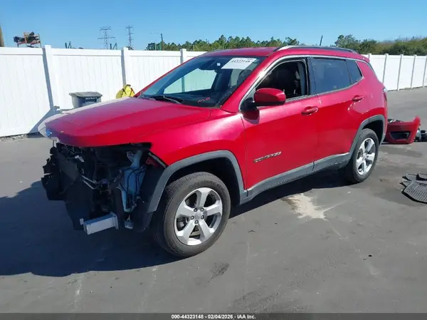 3C4NJDBB7JT262661 2018 JEEP COMPASS - Image 2