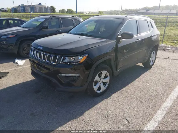 3C4NJDBB7JT262742 2018 JEEP COMPASS - Image 2