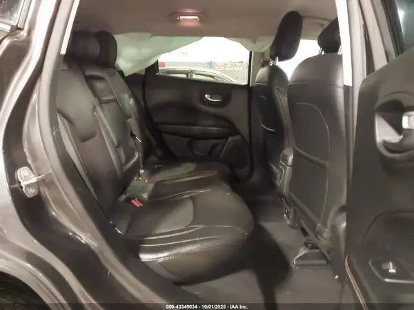 3C4NJDBB7JT265897 2018 JEEP COMPASS - Image 8