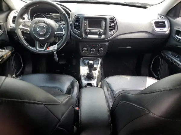 3C4NJDBB7JT284823 2018 JEEP COMPASS - Image 8