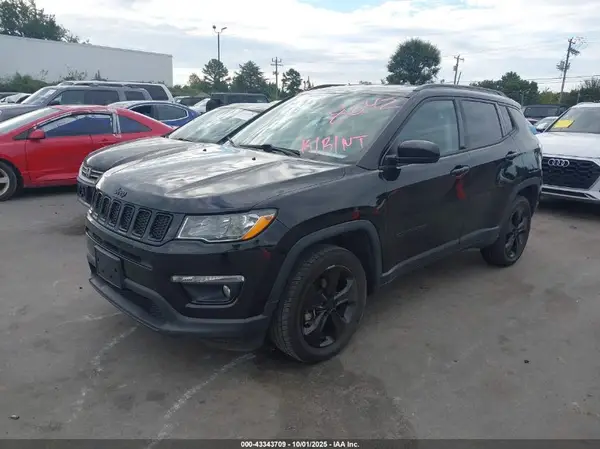 3C4NJDBB7JT298642 2018 JEEP COMPASS - Image 2