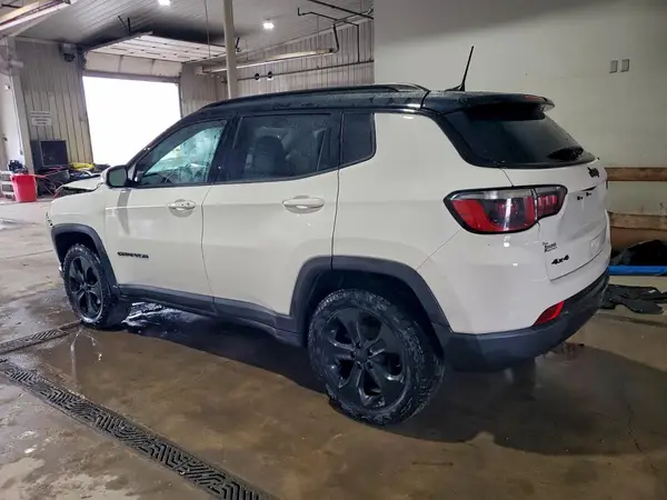 3C4NJDBB7JT299080 2018 JEEP COMPASS - Image 2