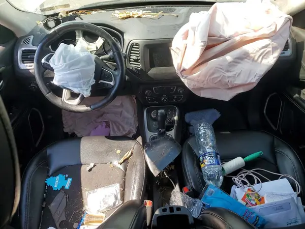 3C4NJDBB7JT307792 2018 JEEP COMPASS - Image 8