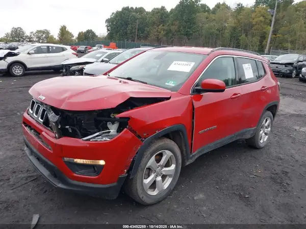 3C4NJDBB7JT314337 2018 JEEP COMPASS - Image 2