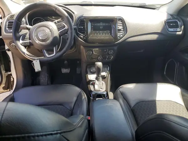 3C4NJDBB7JT315083 2018 JEEP COMPASS - Image 8