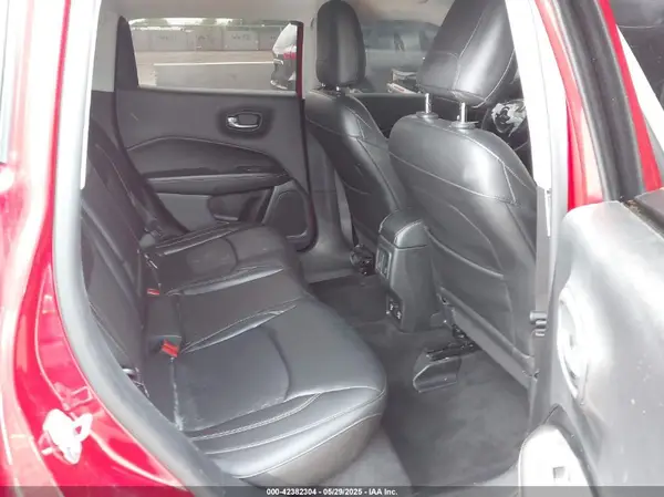 3C4NJDBB7JT328223 2018 JEEP COMPASS - Image 8